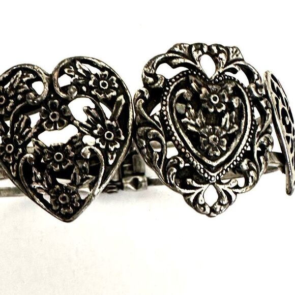 Silver tone heart bracelet - Picture 2 of 8